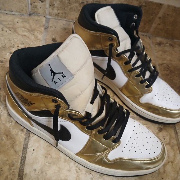 Nike Air Jordan 1 - Picture 1 of 3